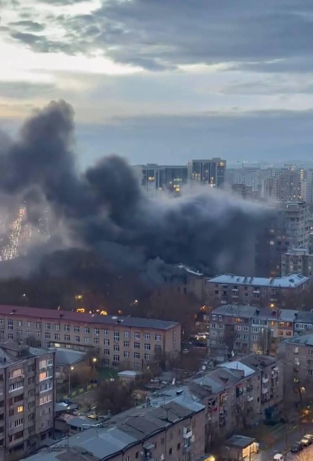 Ըստ նախնական տվյալների՝ տուժածներ չկան. Փրկարար ծառայությունը՝ «Կանազ» մշակույթի տան հրդեհի մասին