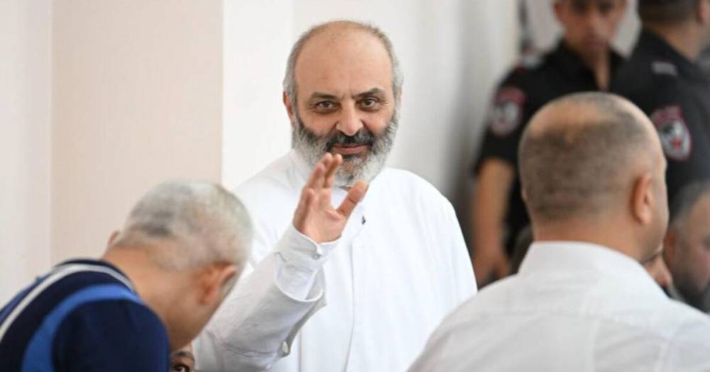 18 արդարների գործով անցնող բոլոր մեղադրյալներն էլ դեռ սահմանափակումների տակ են` չնայած ոմանց կարող եք հանդիպել դրսում․«Սրբազան պայքար»