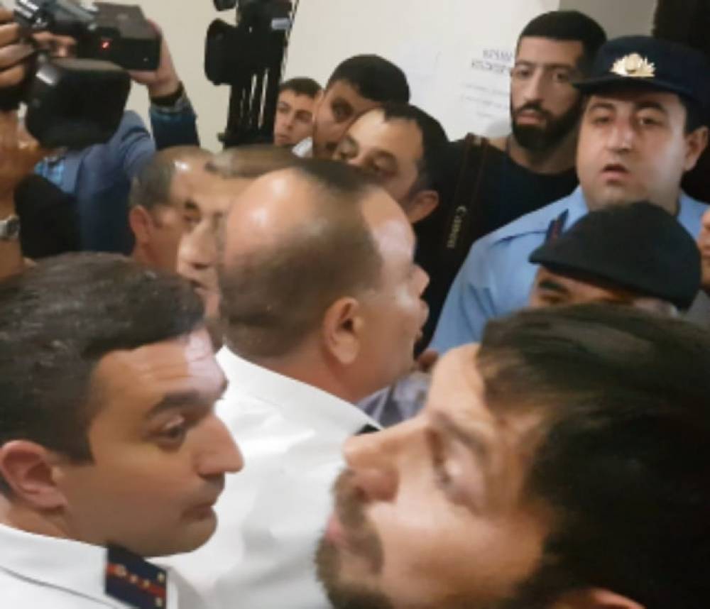 Քաշքշոցներ Քոչարյանի դատավարության ընթացքում (տեսանյութ)