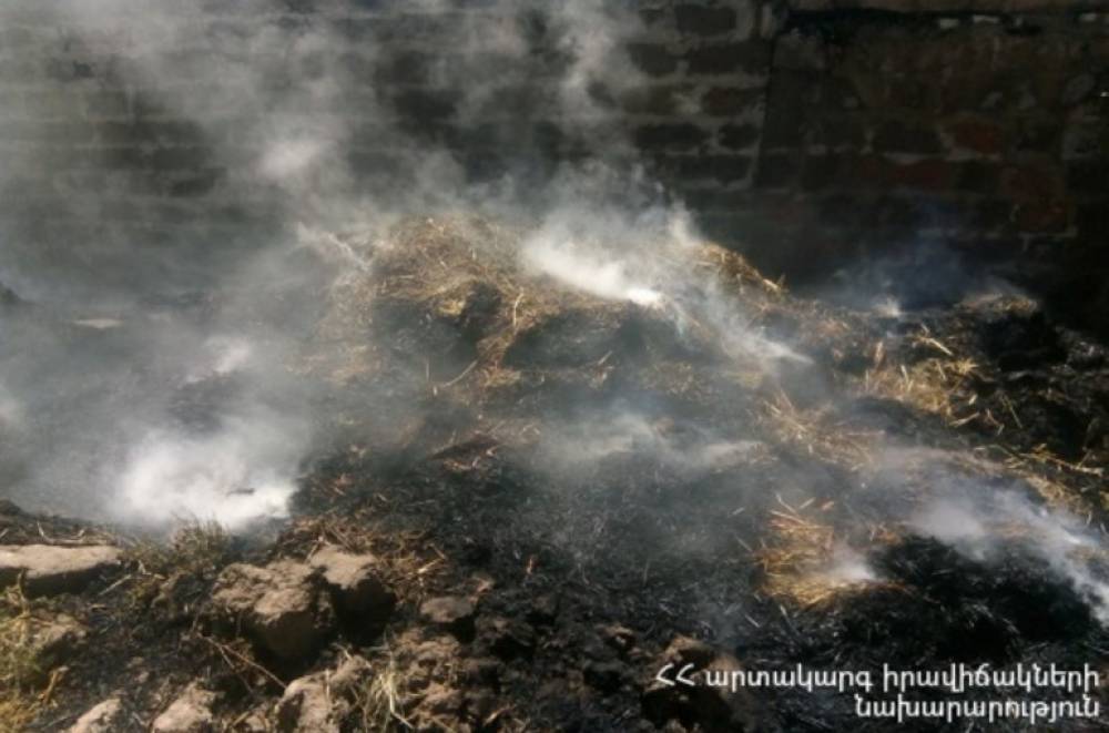 Վեդի քաղաքում այրվել է մոտ 30 հակ կուտակած անասնակեր