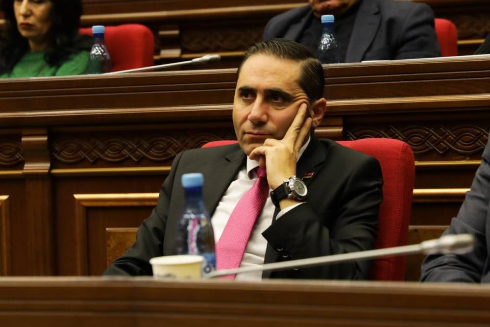 «Ե՛վ համաճարակը, և՛ տնտեսական ճգնաժամը նոկդաունի ենթարկեցին երկիրը». Արման Աբովյան