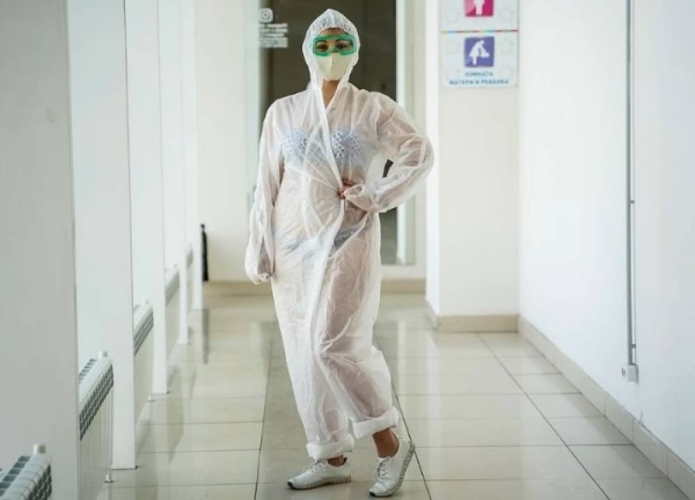 Բուժաշխատողները ֆլեշմոբ են սկսել՝ ի պաշտպանություն լողազգեստով աշխատանքի ներկայացած բուժքրոջ(լուսանկարներ)