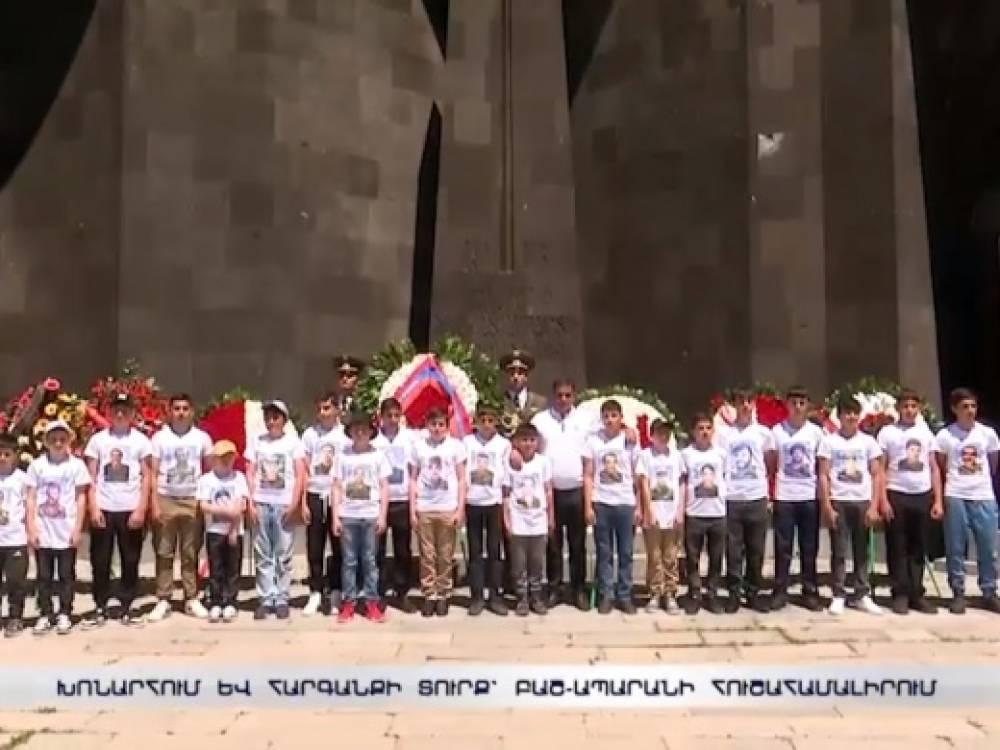«Բարգավաճ-Հայաստան» կուսակցության անդամները ծաղիկներ են խոնարհել Բաշ-Ապարանի հերոսամարտի հուշակոթողին