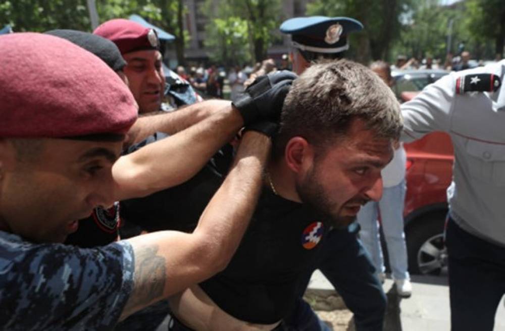 Խաղաղ ակցիաների ընթացքում բերման է ենթարկվել 1964 քաղաքացի, այդ թվում՝ 36 անչափահաս