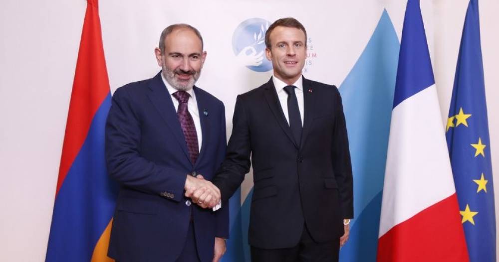 Բա ասում էիր ՝առանց Մակրոնի չեմ հանդիպի. Մակրոնին էլ «գցեցի՞ր», Փաշինյան