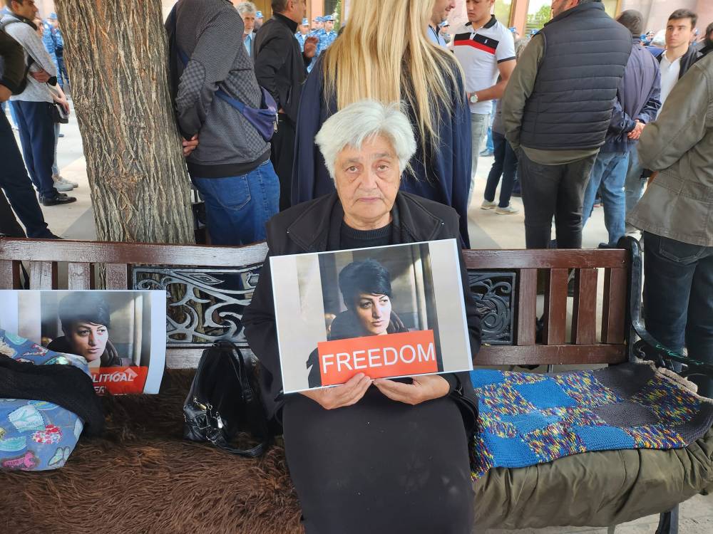 Եկե՛ք Հանրապետության հրապարակ