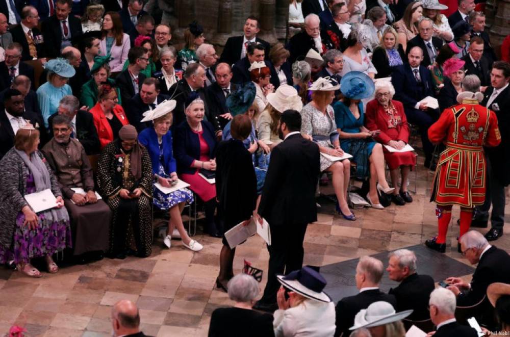 Այսօր տեղի է ունենալու Չարլզ 3-րդի թագադրման արարողությունը․ Լոնդոնում մարդկանց բազմություն է հավաքվել