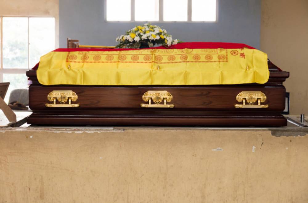 Չինաստանում հուղարկավորությունից հետո կինն ամուսնու գերեզմանոցից ճիչեր է լսել․ պարզել են, որ տղամարդը ողջ է