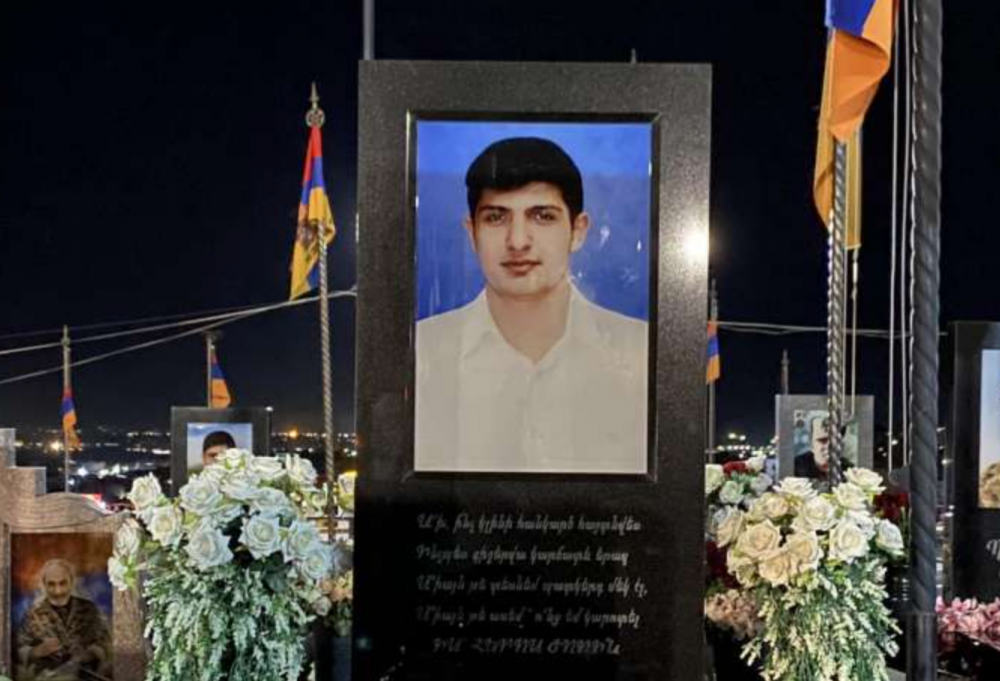 Որ ես իմ տղուն կորցրել եմ ու չեմ մեռել, էլ չեմ մեռնելու». էս խոսքերն ասելով մայրդ քննչականից նստեց Շտապ օգնության մեքենան