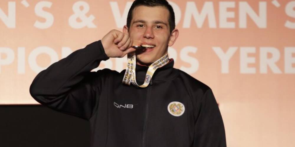 Հաղթանակս նվիրում եմ մեր զոհված հերոսներին. երիտասարդների ԵԱ-ի հաղթող Դավիթ Սիմոնյան