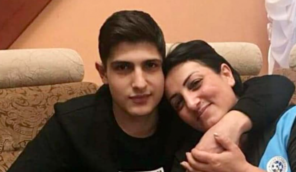 Ինքը Ժորի մաման ա, աշոտիկ, այ բ*ի վաստակ,ամենավերջին մարդը, նման բան չէր անի, բայց դու արիր ու գիտե՞ս խի արիր, որտև դու նիկոլի տղեն ես