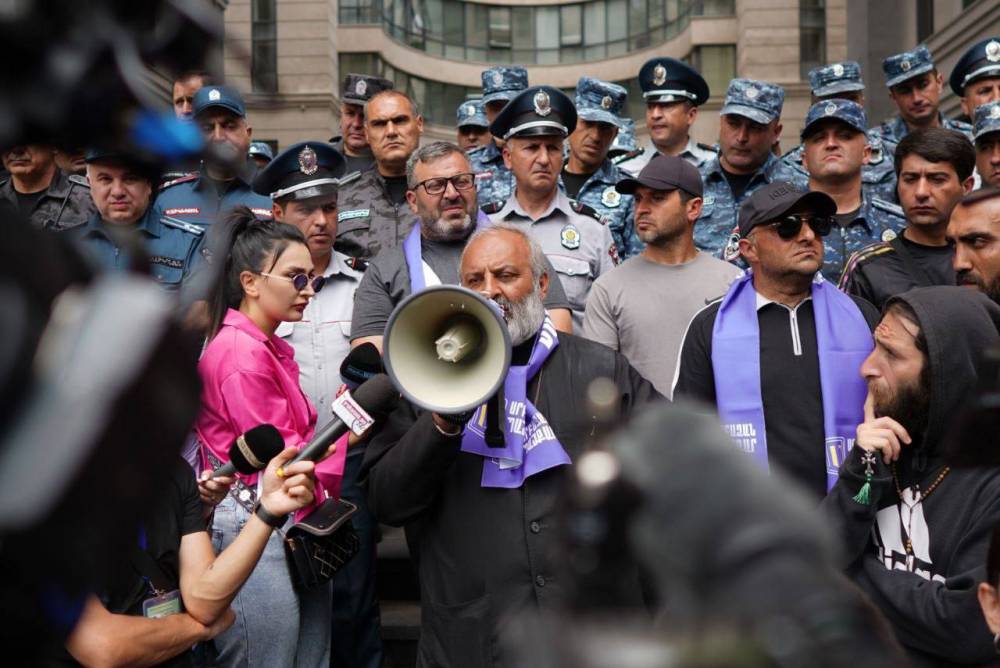 Որևէ երկրի պատմության մեջ չի եղել, որ ԱԳ նախարարը մի բան հայտարարի, իսկ թշնամի պետության ներկայացուցիչը ստորացնի այդ նախարարին, հղում անելով նրա ղեկավարին