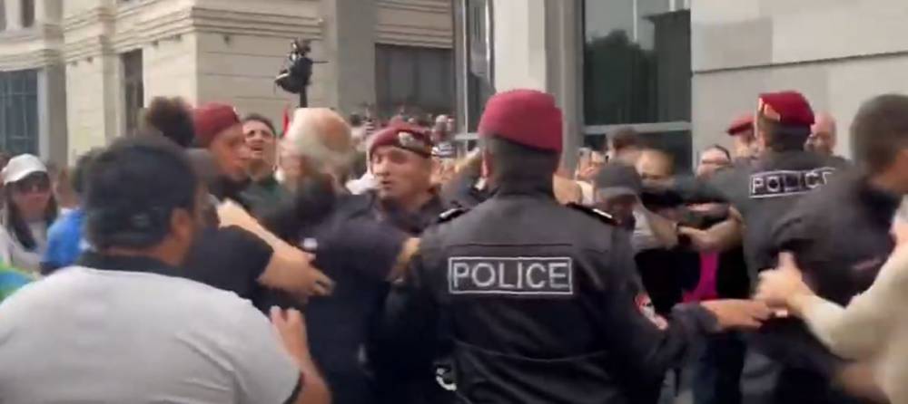 Կարմիր բերետավորները ուժ կիրառեցին շարժման մասնակիցների նկատմամբ