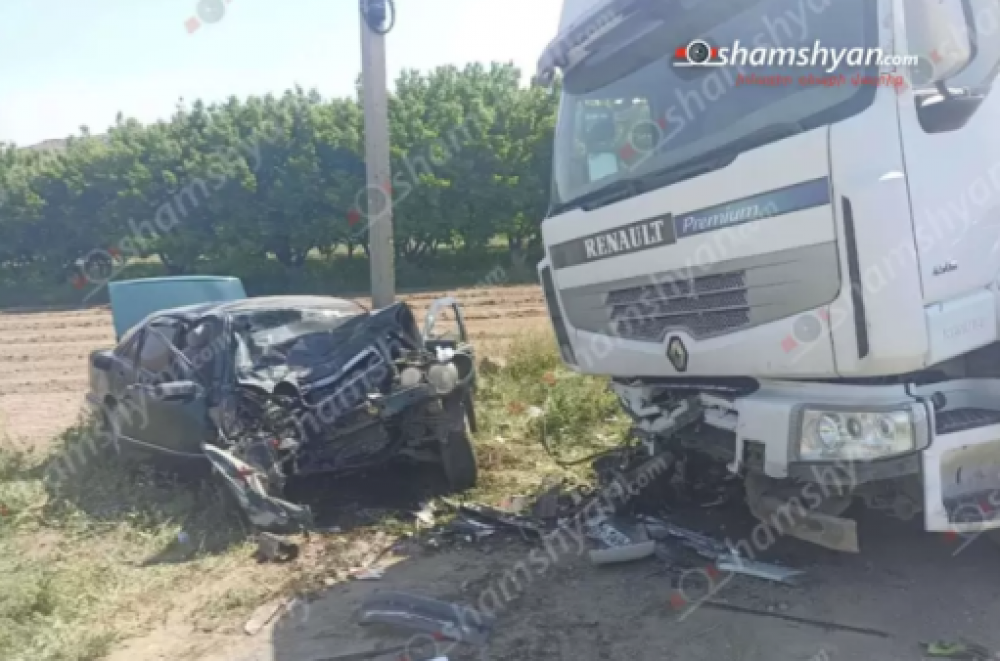 Բախվել են «Mercedes»-ն ու իրանական բեռնատարը. կան վիրավորներ