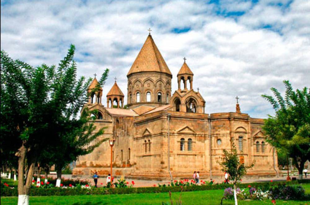 Հայ Առաքելական Եկեղեցին այսօր նշում է Հոգեգալստյան տոնը