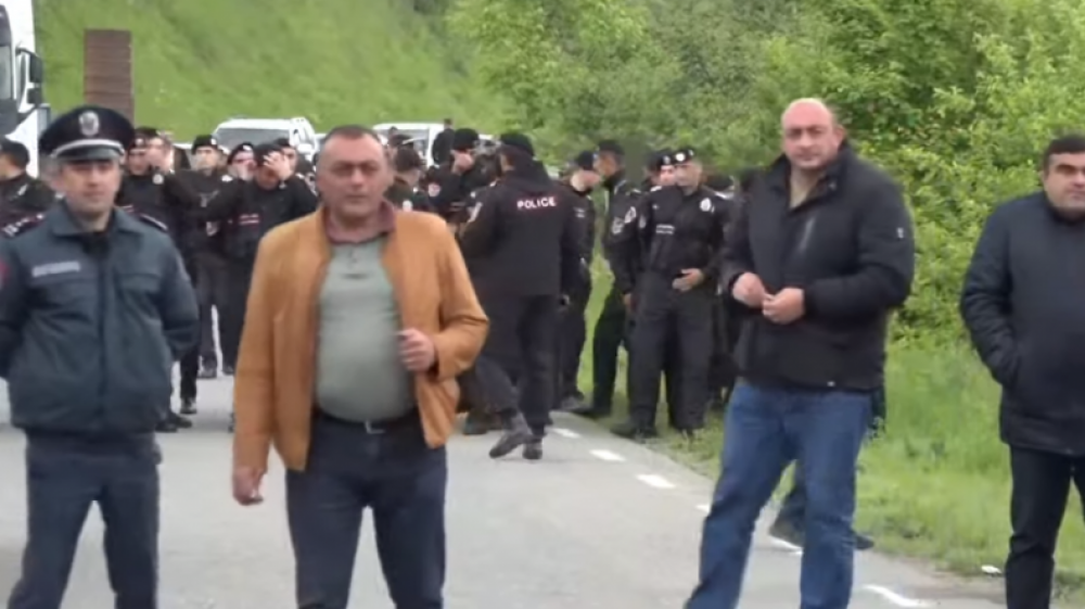 Բա մնայիք Արցախում, ինչի՞ դուրս եկաք.Ոստիկանապետ Արթուր Մկրչյանը՝ արցախցի լրագրողին
