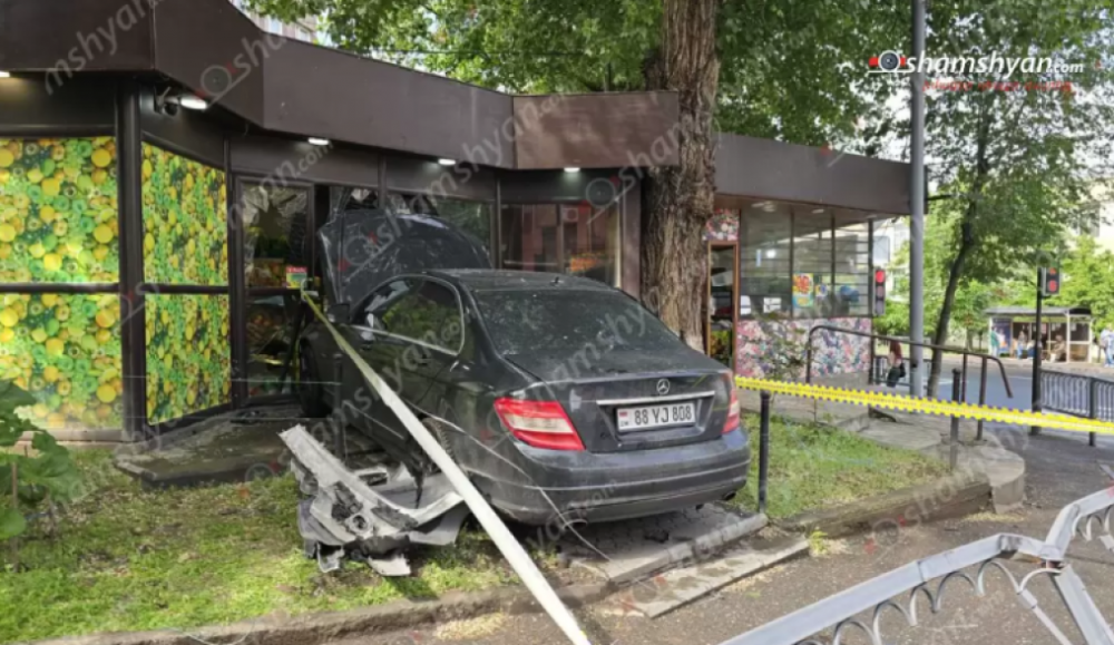 Երևանում բախվել են «Volkswagen»-ն ու «Mercedes»-ը. կա տուժած