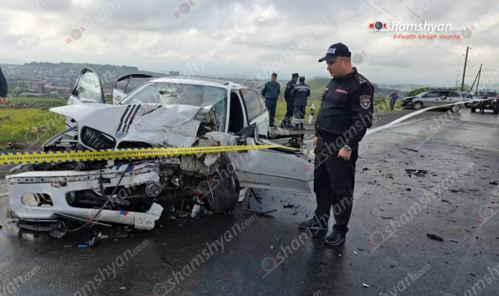 Կոտայքի մարզում բախվել են «BMW»-ն ու «Opel»-ը. վիրшվորներին ավտոմեքենայից դուրս են բերել փրկարարները՝ օգտագործելով հատուկ տեխնիկա
