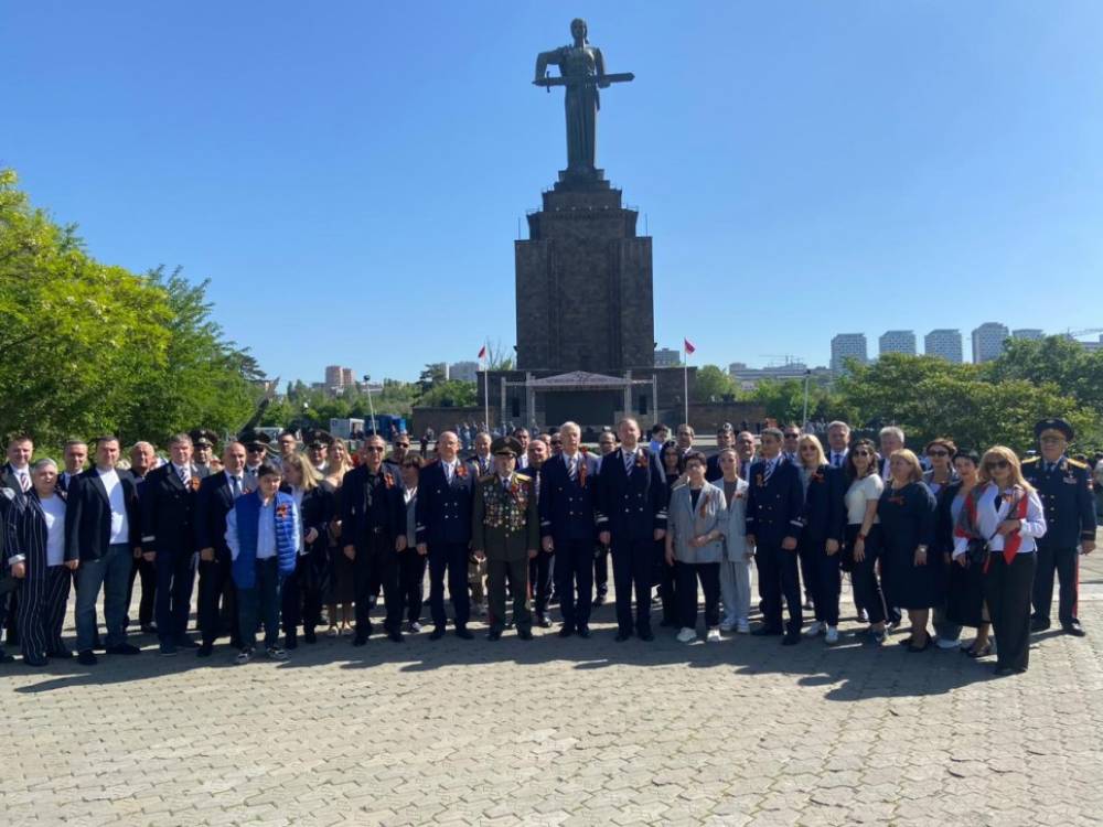 ՀԿԵ կոլեկտիվը հարգանքի տուրք է մատուցել երկաթուղային զինվորների հիշատակին