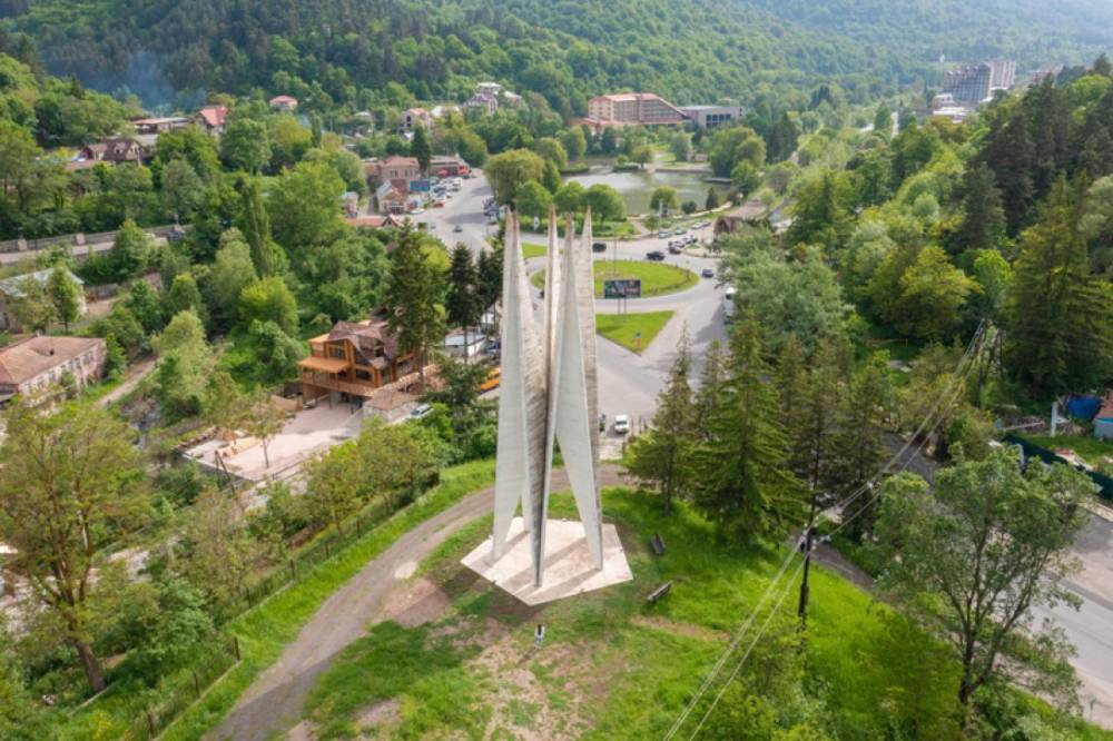 Դիլիջան համայնքի ՔՊ-ական ղեկավարը տուրիստական քաղաքի հողերը շուկայականից զգալի ցածր գներով, կասկածելի աճուրդներով օտարել է, իսկ Նիկոլ Փաշինյանը դա անտեսել է․ Սարգսյան