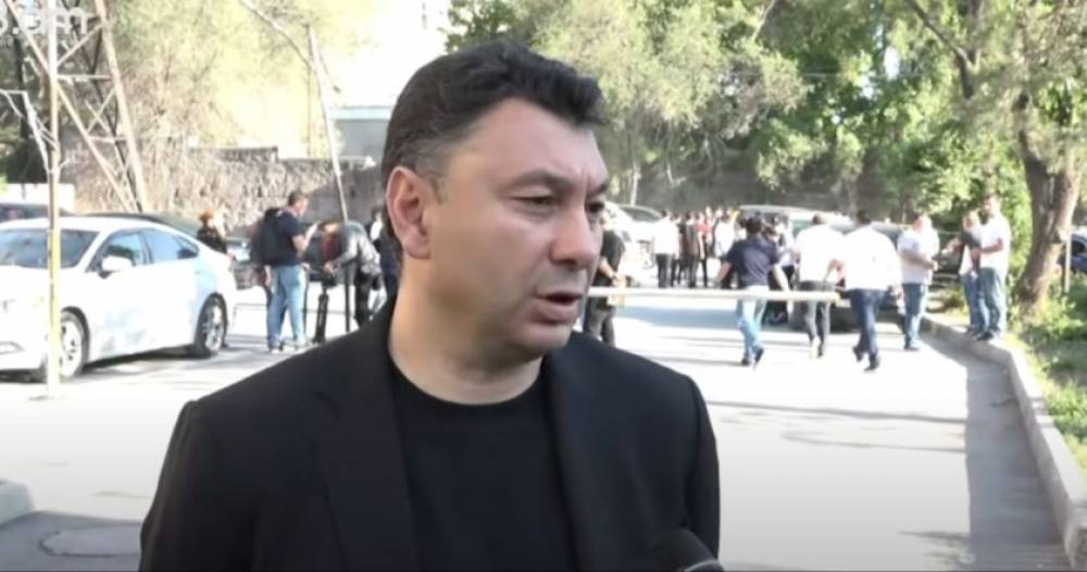 Իմ քաղաքական հակառակորդը Նիկոլ Փաշինյանն է, ես որևէ մեկի ընտանիքին չեմ մեկնաբանում. Շարմազանով
