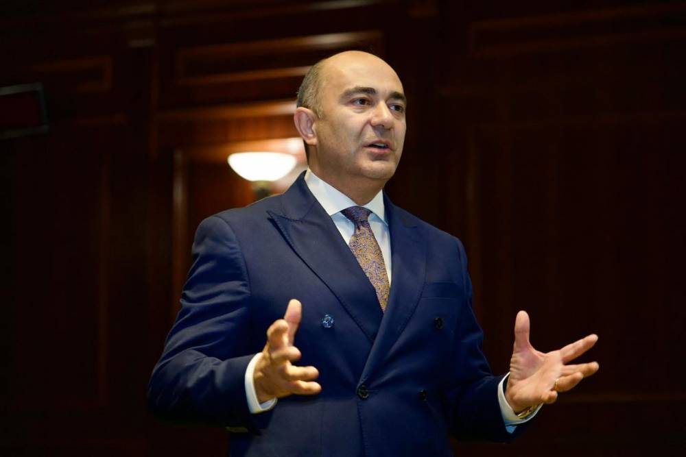 Վարչապետի թեկնածու Էդմոն Մարուքյանը ներկայացրել է իր կենսագրությունը
