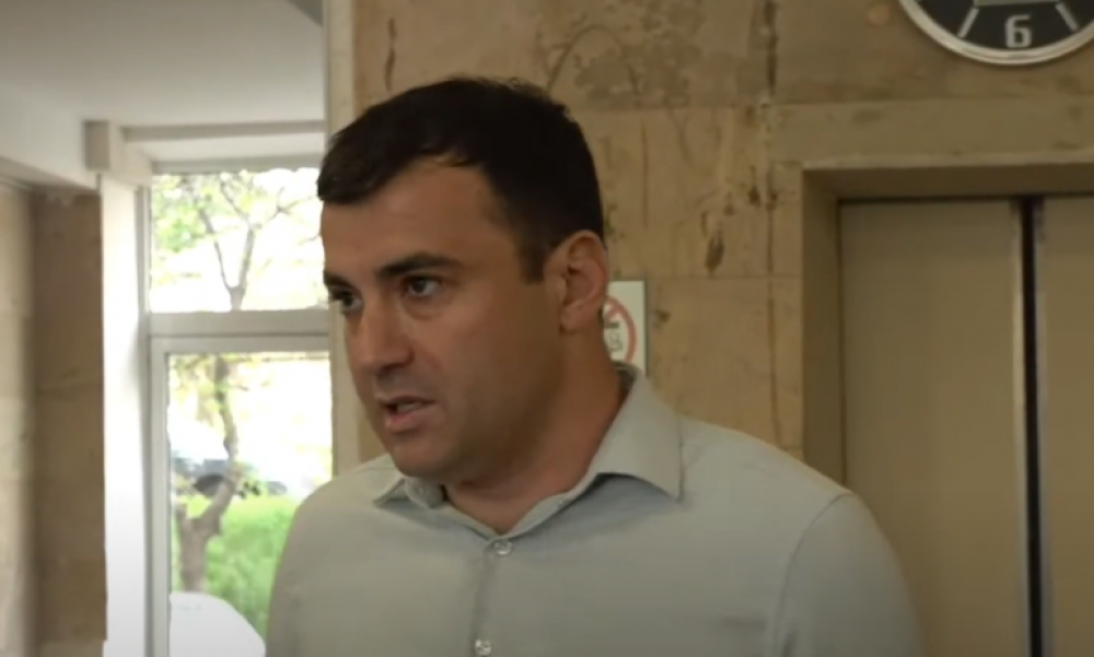 «Սա է Արամ Սարգսյանի թալանչի, կոռուպցիոն թիմի իրական դեմքը․ ժողովրդի աչքերի մեջ նայելով՝ խաբելով հայտարարում են մի բան, անում՝ լրիվ այլ բան»․ Արթուր Չախոյան
