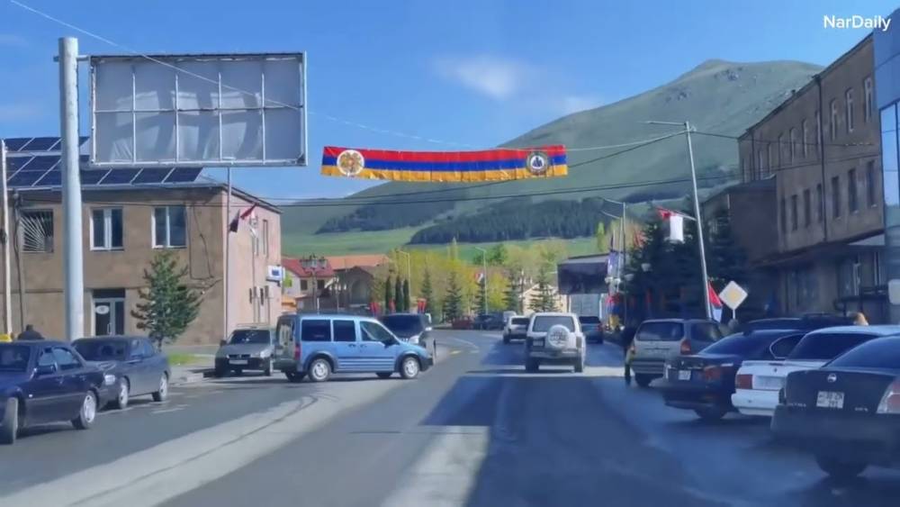 Հիմա․ Ինչ իրավիճակ է Ապարանում․ նախկին ու ներկա իշխանականները հավաքվել են