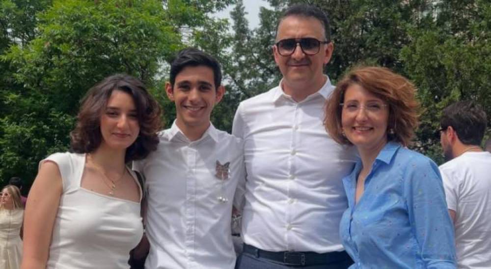 Դերասան Մկոյի որդին չի մասնակցել ավարտական փարթիի․ մայրը գրառում է կատարել (տեսանյութ, լուսանկար)