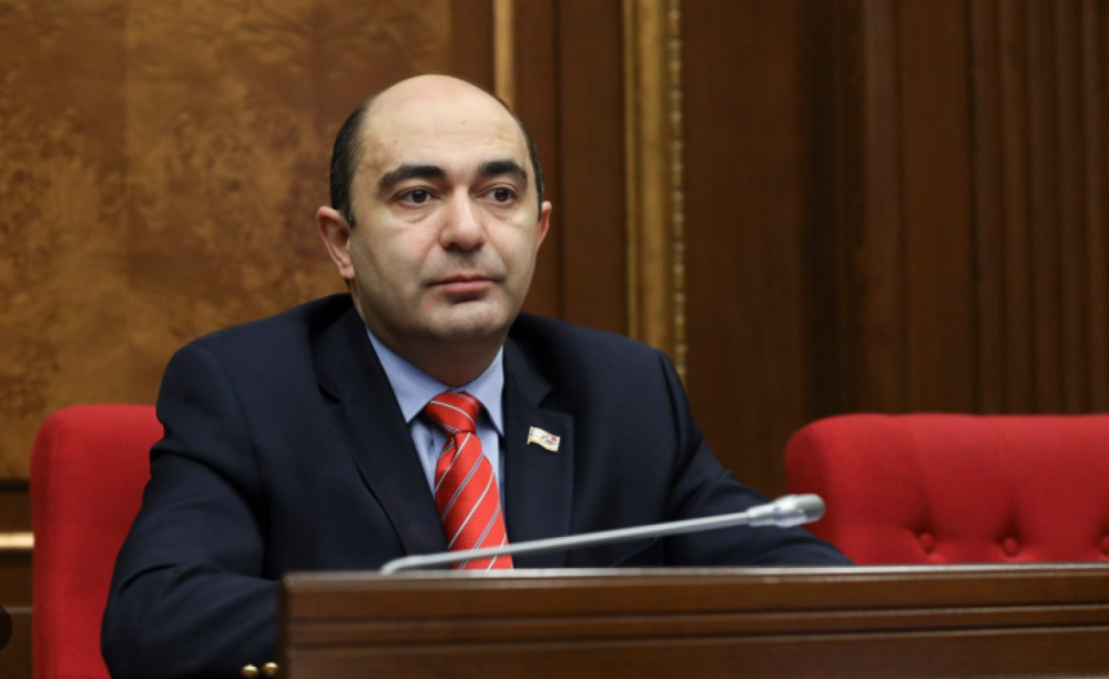 Լարսում կանգնած բեռնատարը Հայաստանի տնտեսությունն է․ Էդմոն Մարուքյան