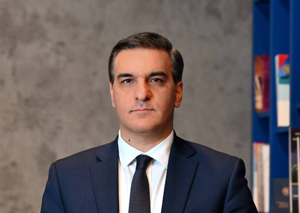 Մարդկանց իրական խնդիրները իշխանությունները մոռացության են տալիս, հատուկ անտեսում են` արհեստական սրտիկների, պաչիկների ու սելֆիների տակ թաքցնելով. Թաթոյան