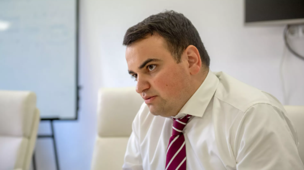 «Հազարավոր մարդկանց աղքատացնող, ընտանիքներ քանդող, անեծքի արժանացող այս նախագծի հեղինակի անունն է Ալեն». Նարեկ Կարապետյանը շեշտում է՝ օնլայն կազինոներում խաղադրույքները 7 տարում 18 անգամ ավել
