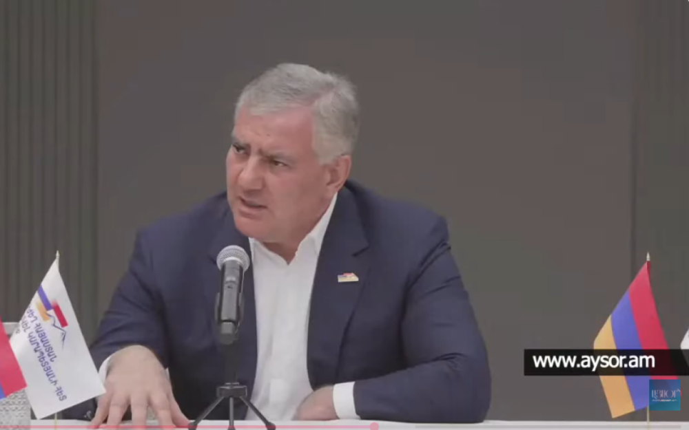 ՀԱՊԿ-ին քֆուր տա՞մ, որ հասկանաս կաշկանդված չեմ. Կարապետյանը՝ լրագրողին (Տեսանյութ)