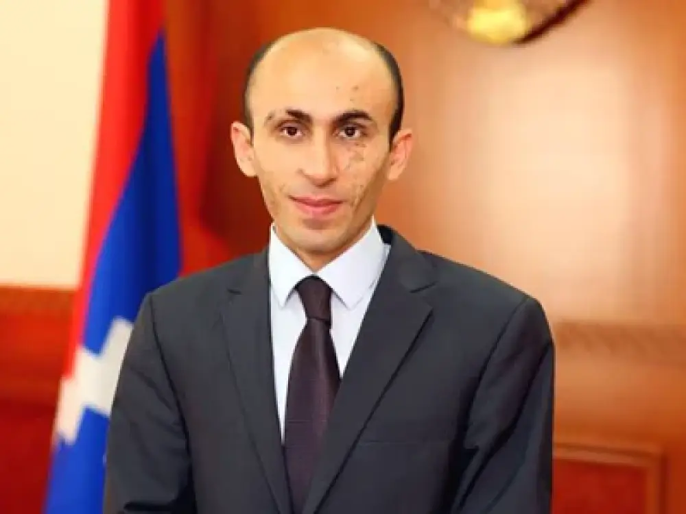 Ալիևը ելույթ է ունենում Հայաստանի հյուրընկալած միջոցառմանը, մեր հայրենակիցներին «hանgագnրծներ» անվանում, Փաշինյանը «շնորհակալություն» է հայտնում. Բեգլարյան