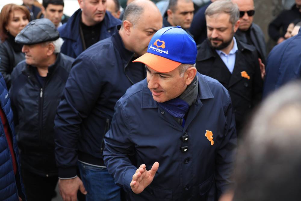 Իշխանական թիմը թեժ նախընտրական ռեժիմում է. «Ժողովուրդ»