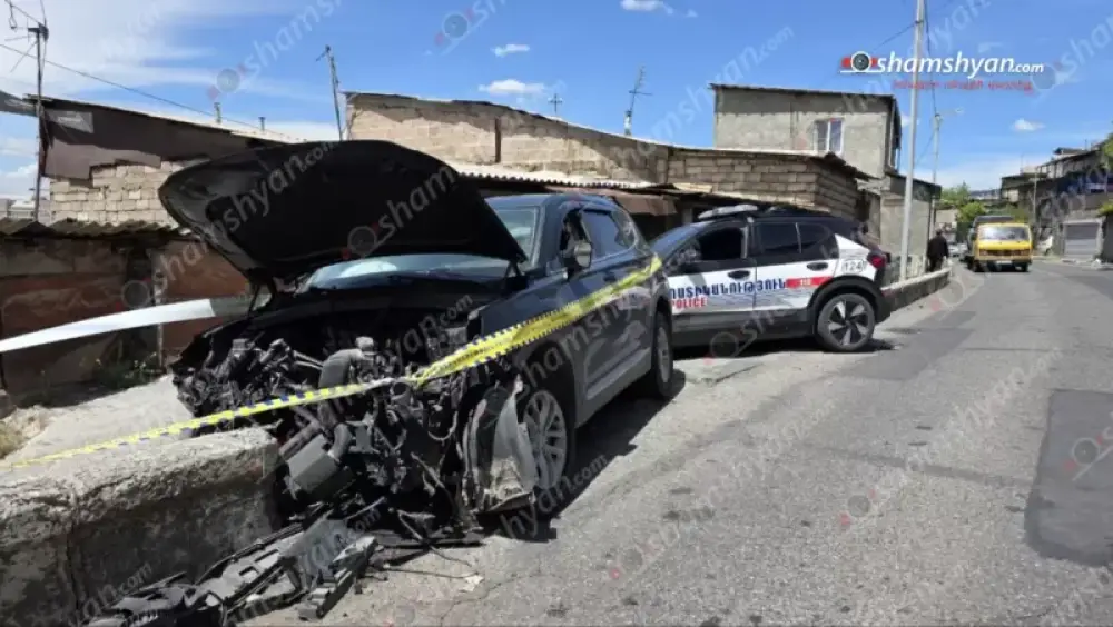 Սարալանջի ճանապարհին «Hyundai Santa»-ն բախվել է բաժանարար գոտում տեղադրված պատնեշին. կան վիրավորներ