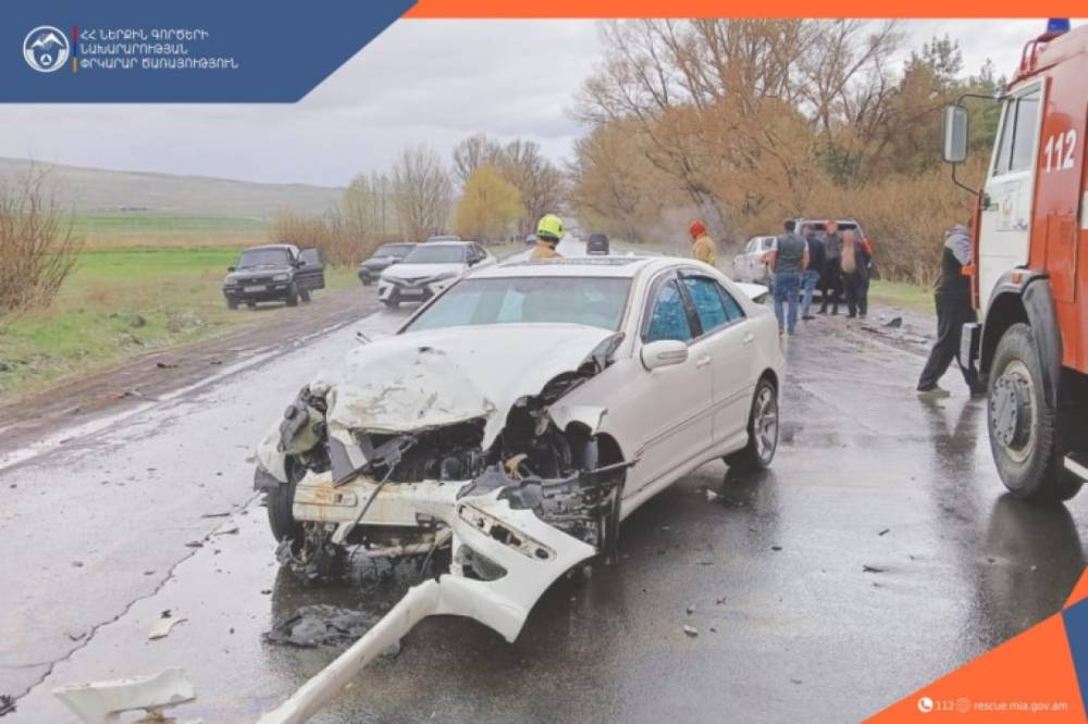 Մարտունի-Գավառ ավտոճանապարհին բախվել են «Mercedes-Benz»-ը և «GAZ»-ը. 5 վիրավոր կա