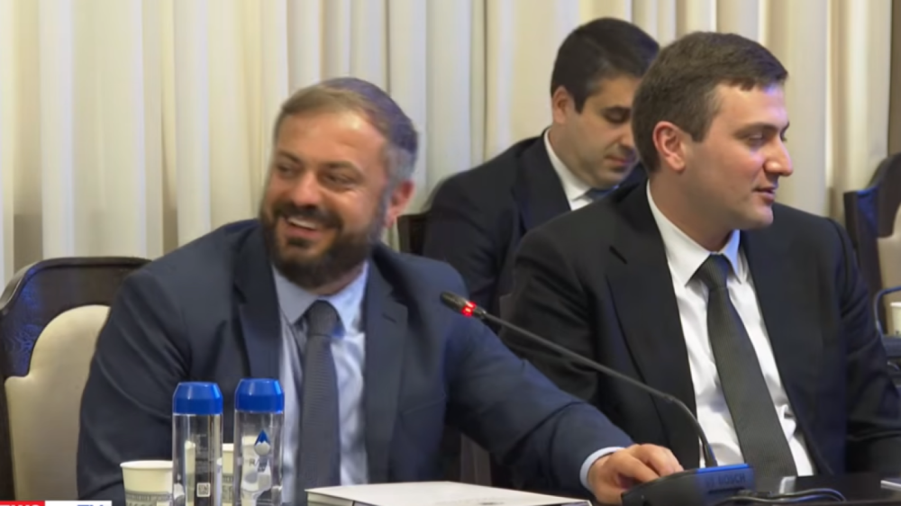 Մինչև 12 տարեկան 2 երեխա ունեցող ծնողներին կտրվի օրական առավելագույնը 30 րոպե աշխատանքից բացակայելու իրավունք
