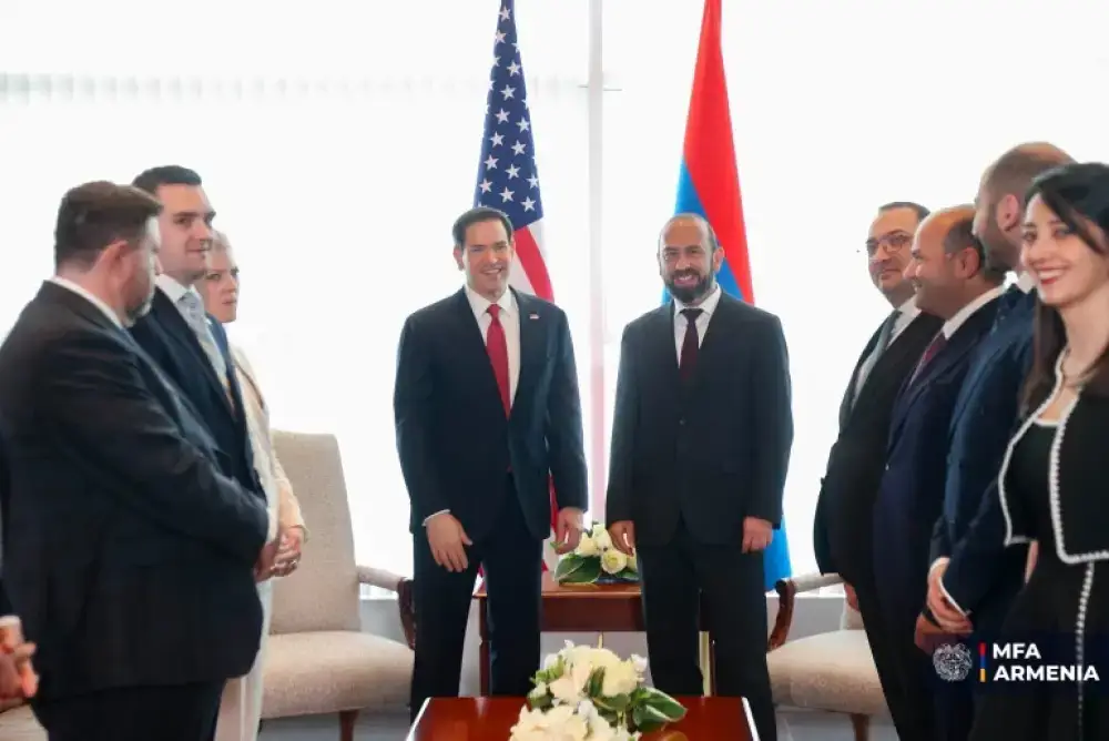 Արտաքին հովանավորներն օգնության են հասնում․ «Հրապարակ»