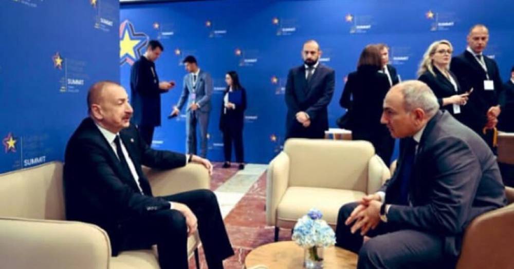 Նույնական խոսույթների «անատոմիան». իշխանությունն ընդդեմ Հայաստանի Հանրապետության հիմքերի. «Փաստ»