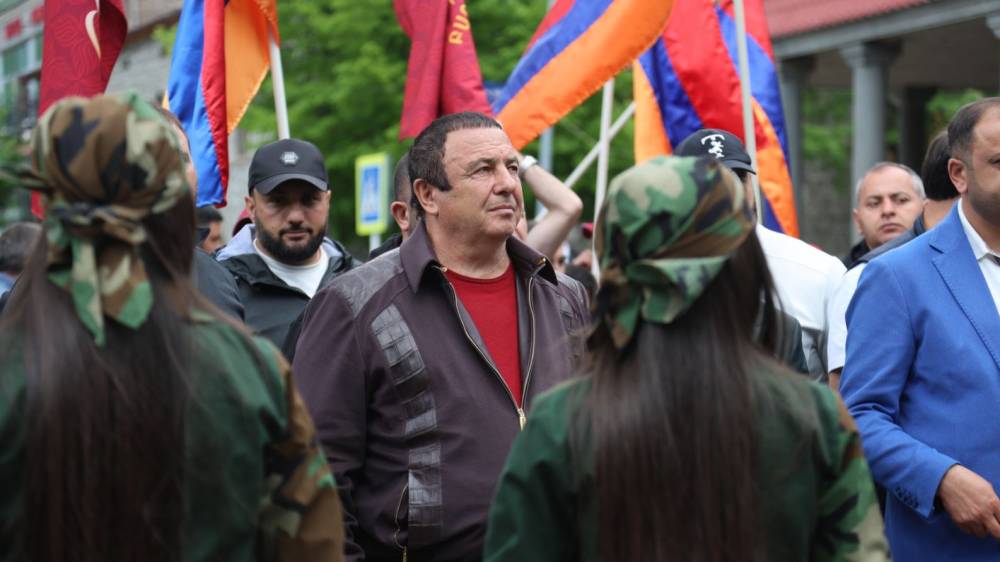 Ուզում են՝ Ադրբեջանի ցեմենտը Հայաստան մտնի. Գագիկ Ծառուկյան