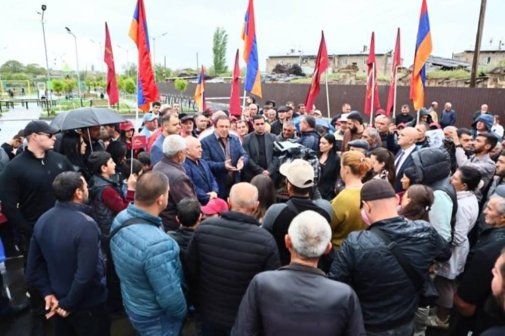 Փաշինյանի ցածր քաղաքական նշաձողն ու Ծառուկյանի կեցվածքը. «Փաստ»