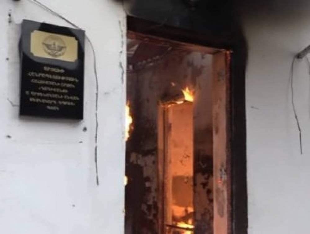 Դադիվանքի միջնակարգ դպրոցը այրվում է՝ թշնամուն հանձնվելուց առաջ. Factor.am