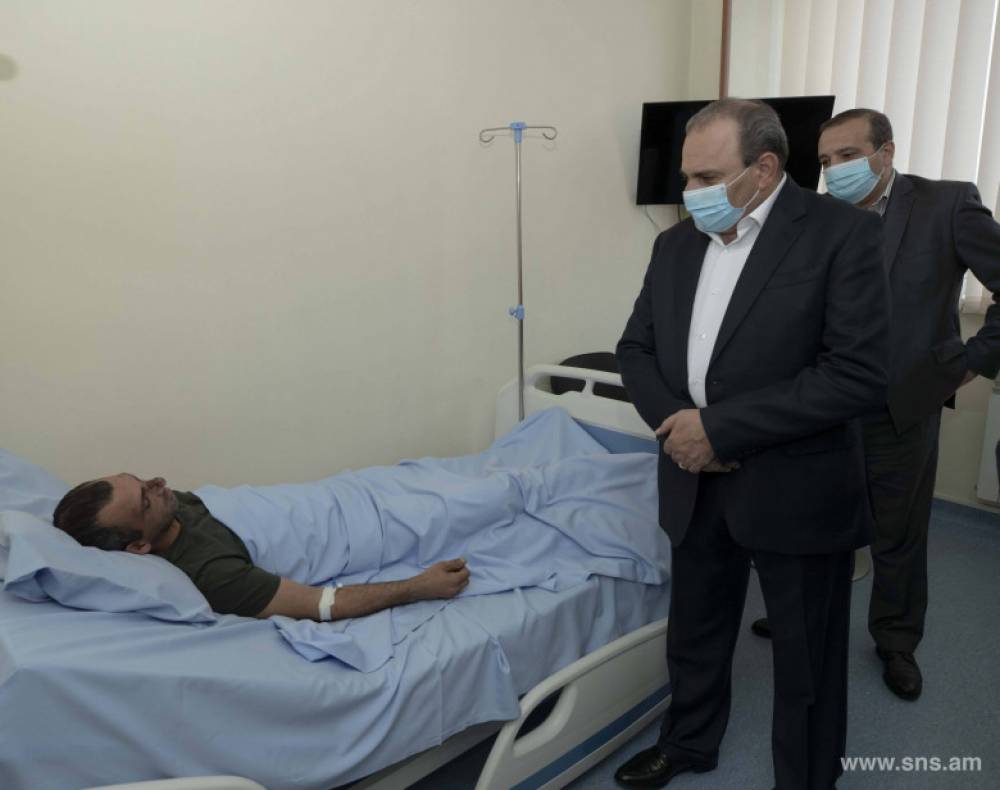 ԱԱԾ փոխտնօրենը «Էրեբունի» ԲԿ-ում հանդիպել է սահմանապահ զորքերի վիրավոր զինծառայողներին