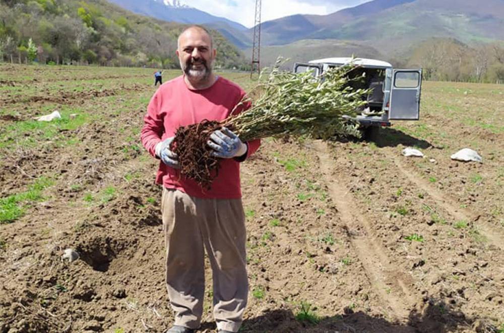 Կովսականը սկուտեղի վրա հանձնելուց 2 օր առաջ կոչ արեցին չլքել քաղաքն ու դուրս չբերել ունեցվածքը, արդյունքում թողեցինք ամեն ինչ, մենք կորցրինք, բերձորցուն չխաբեք․ Կովսականի բնակիչ