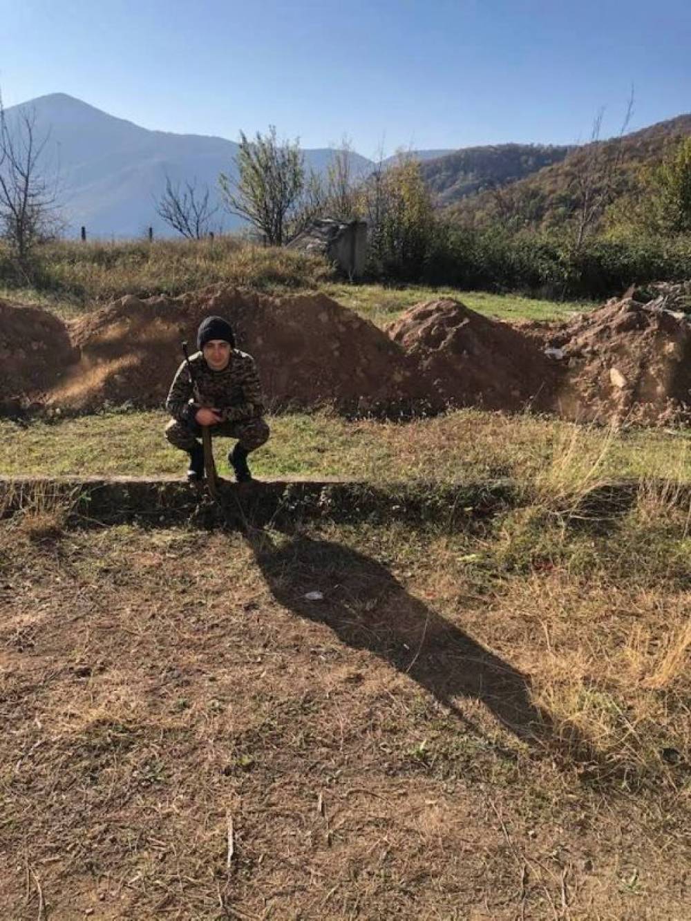 Կռվելն ու հաղթելը որպես միակ ելք ընդունելով մեկնեցի սահման․ 20-ամյա Էդգարը զորացրվելուց հետո դարձյալ առաջնագծում է` որպես կամավոր