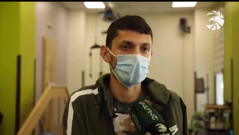 Սայաթին փրկել է գրպանում եղած աղոթագիրքն ու խաչը, աղոթագիրքը 90-ականներին էլ հորն էր փրկել