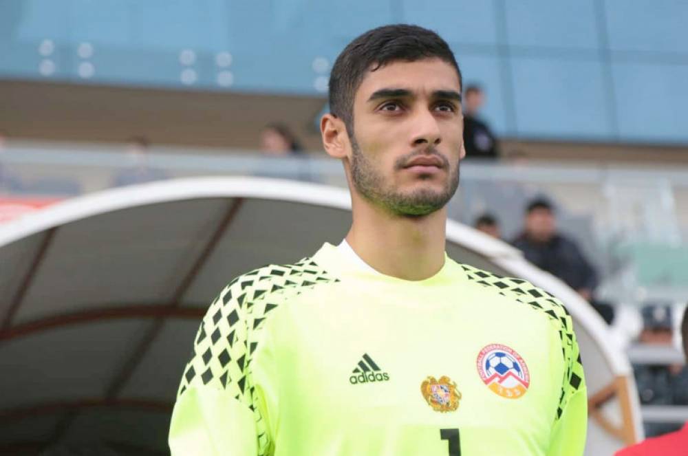 Չարենցավանի «Վանի» ֆուտբոլիստ Հենրի Ավագյանը մեկնել է առաջնագիծ