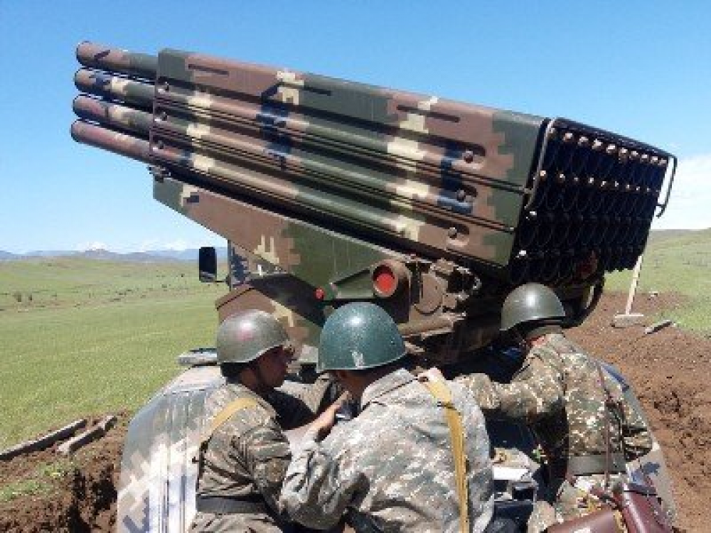 Շուշիի մերձակայքում մարտերը շարունակվում են. ՊՆ խոսնակ