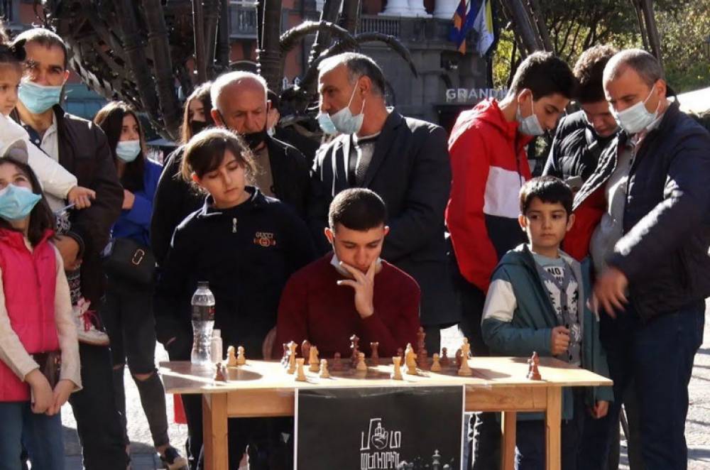 Սա մշակութային պատերազմ է, և ամեն Անդրանիկի կողքին պիտի ունենանք Կոմիտաս. Արոնյանը «Մատ տեռորին» շախմատի սեանսին (տեսանյութ)